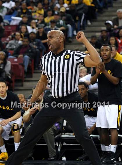Thumbnail 1 in Lutheran vs. Bishop O'Dowd (CIF State D3 Final) photogallery.