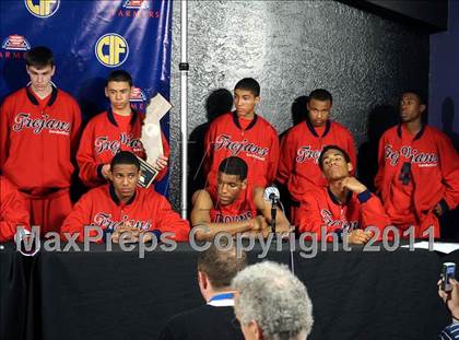 Thumbnail 3 in Lutheran vs. Bishop O'Dowd (CIF State D3 Final) photogallery.