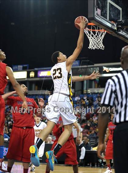 Thumbnail 2 in Lutheran vs. Bishop O'Dowd (CIF State D3 Final) photogallery.