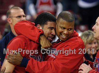 Thumbnail 2 in Lutheran vs. Bishop O'Dowd (CIF State D3 Final) photogallery.