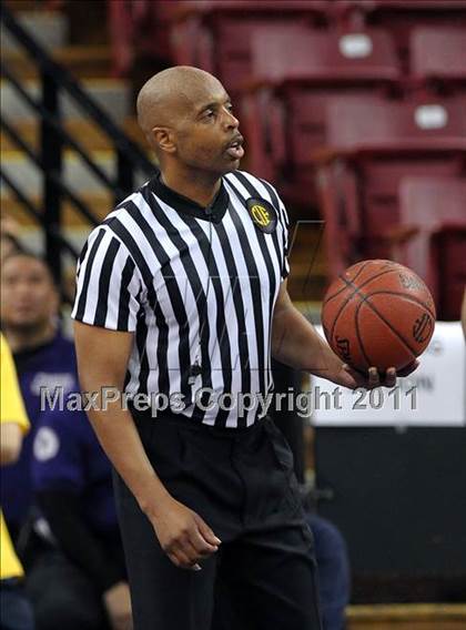Thumbnail 2 in Lutheran vs. Bishop O'Dowd (CIF State D3 Final) photogallery.