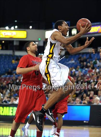 Thumbnail 1 in Lutheran vs. Bishop O'Dowd (CIF State D3 Final) photogallery.