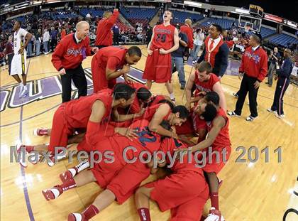Thumbnail 1 in Lutheran vs. Bishop O'Dowd (CIF State D3 Final) photogallery.