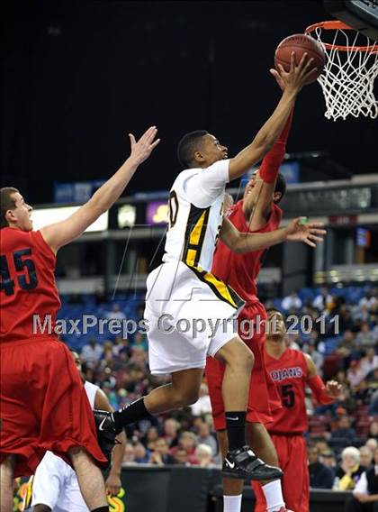 Thumbnail 3 in Lutheran vs. Bishop O'Dowd (CIF State D3 Final) photogallery.