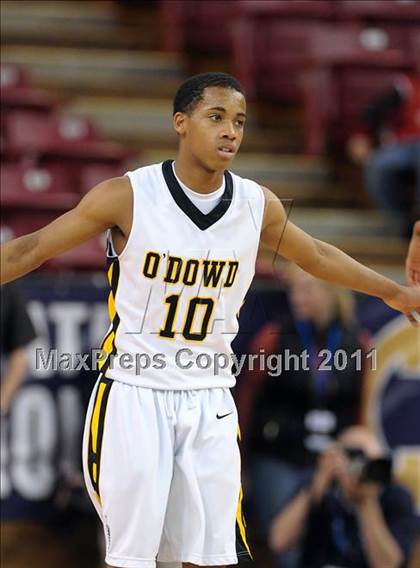 Thumbnail 2 in Lutheran vs. Bishop O'Dowd (CIF State D3 Final) photogallery.