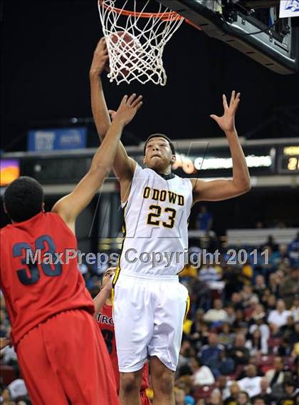 Thumbnail 1 in Lutheran vs. Bishop O'Dowd (CIF State D3 Final) photogallery.