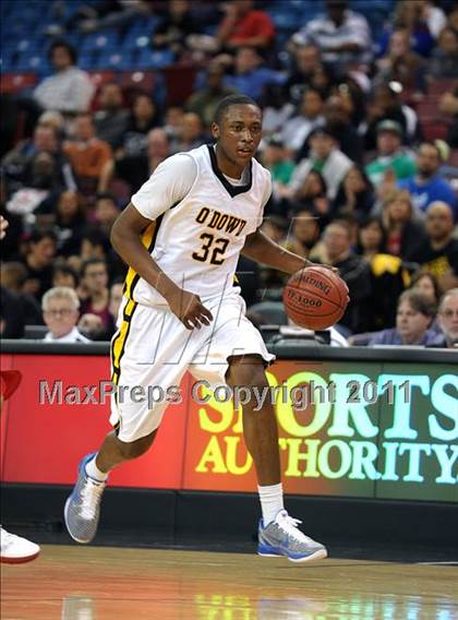 Thumbnail 2 in Lutheran vs. Bishop O'Dowd (CIF State D3 Final) photogallery.
