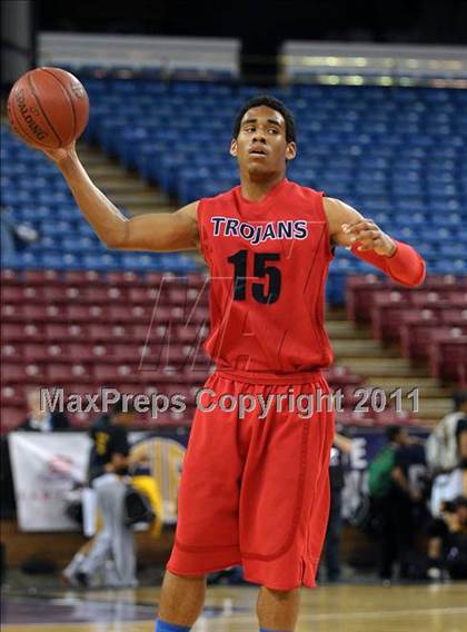 Thumbnail 3 in Lutheran vs. Bishop O'Dowd (CIF State D3 Final) photogallery.