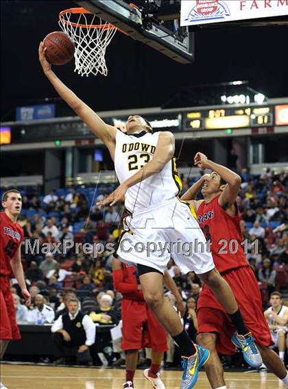 Thumbnail 3 in Lutheran vs. Bishop O'Dowd (CIF State D3 Final) photogallery.