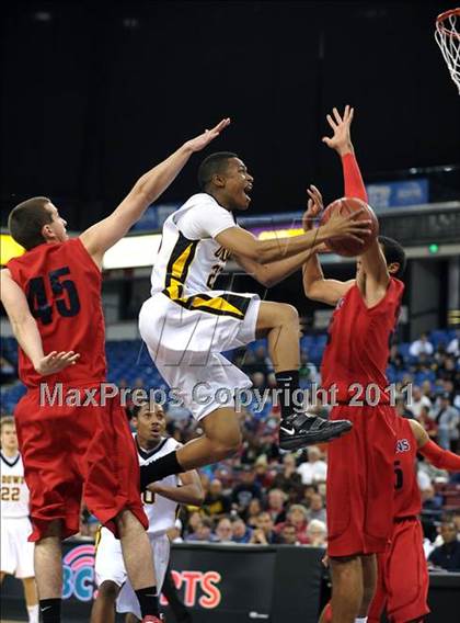 Thumbnail 2 in Lutheran vs. Bishop O'Dowd (CIF State D3 Final) photogallery.