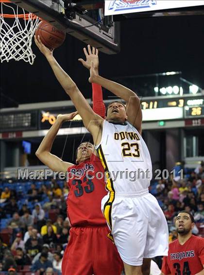 Thumbnail 3 in Lutheran vs. Bishop O'Dowd (CIF State D3 Final) photogallery.