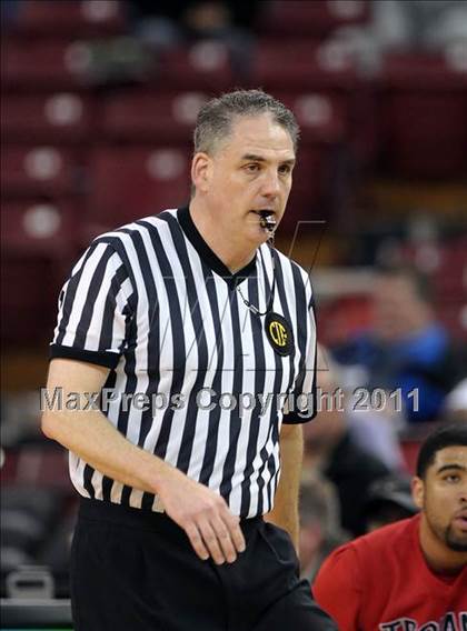 Thumbnail 3 in Lutheran vs. Bishop O'Dowd (CIF State D3 Final) photogallery.