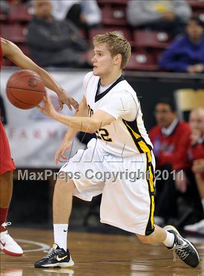 Thumbnail 1 in Lutheran vs. Bishop O'Dowd (CIF State D3 Final) photogallery.
