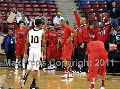 Thumbnail 1 in Lutheran vs. Bishop O'Dowd (CIF State D3 Final) photogallery.