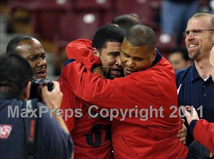 Thumbnail 1 in Lutheran vs. Bishop O'Dowd (CIF State D3 Final) photogallery.