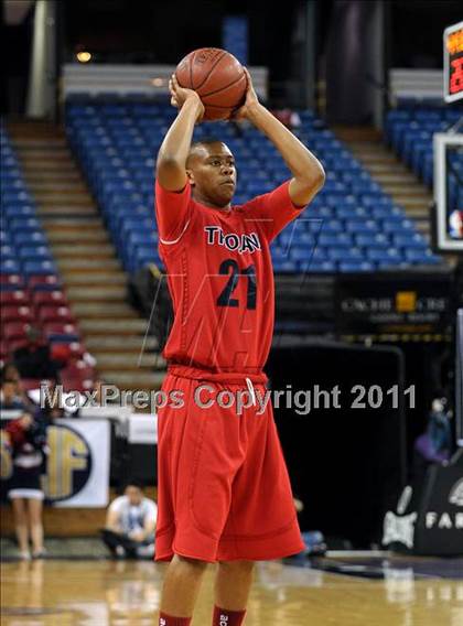Thumbnail 1 in Lutheran vs. Bishop O'Dowd (CIF State D3 Final) photogallery.