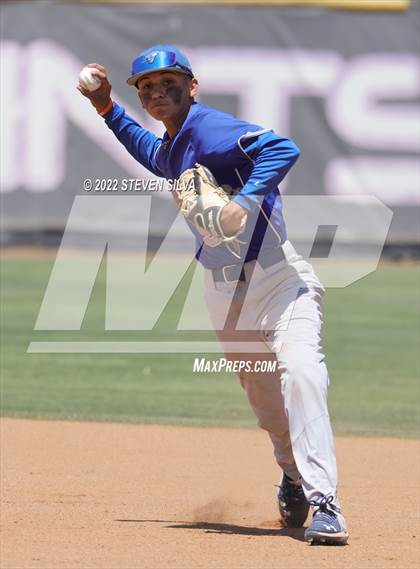 Thumbnail 2 in Caruthers vs. Gridley (71st Annual San Diego Lions Tournament) photogallery.