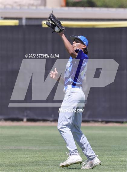 Thumbnail 2 in Caruthers vs. Gridley (71st Annual San Diego Lions Tournament) photogallery.