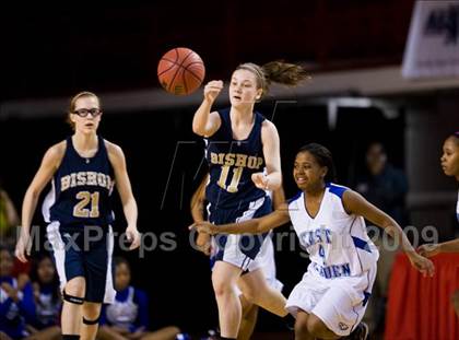 Thumbnail 1 in Bishop McGuinness vs. East Bladen (NCHSAA 1A Final) photogallery.