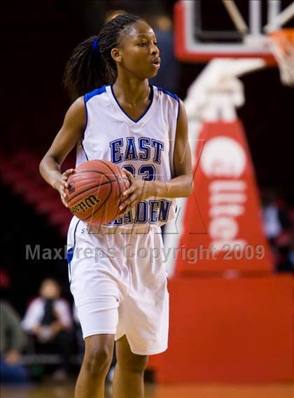 Thumbnail 3 in Bishop McGuinness vs. East Bladen (NCHSAA 1A Final) photogallery.