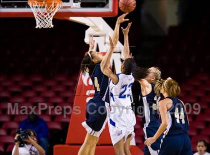 Thumbnail 3 in Bishop McGuinness vs. East Bladen (NCHSAA 1A Final) photogallery.