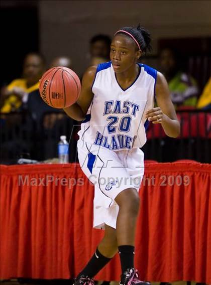 Thumbnail 1 in Bishop McGuinness vs. East Bladen (NCHSAA 1A Final) photogallery.