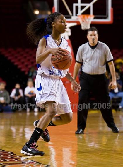 Thumbnail 1 in Bishop McGuinness vs. East Bladen (NCHSAA 1A Final) photogallery.