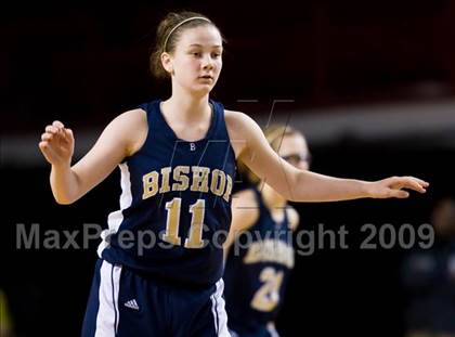 Thumbnail 2 in Bishop McGuinness vs. East Bladen (NCHSAA 1A Final) photogallery.