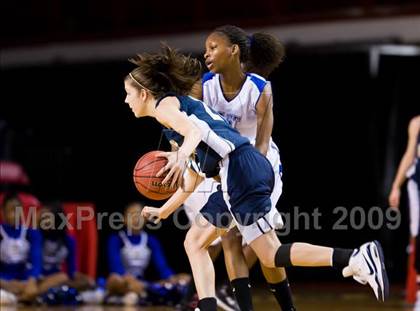 Thumbnail 2 in Bishop McGuinness vs. East Bladen (NCHSAA 1A Final) photogallery.