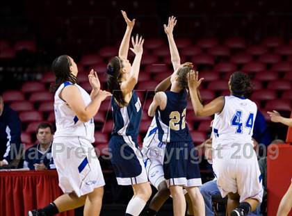 Thumbnail 2 in Bishop McGuinness vs. East Bladen (NCHSAA 1A Final) photogallery.