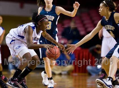 Thumbnail 1 in Bishop McGuinness vs. East Bladen (NCHSAA 1A Final) photogallery.