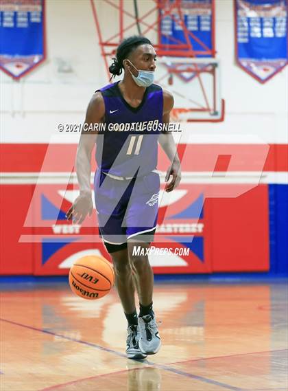 Thumbnail 1 in West Carteret vs. Northern Guilford (NCHSAA 3A Round 3 Playoff) photogallery.