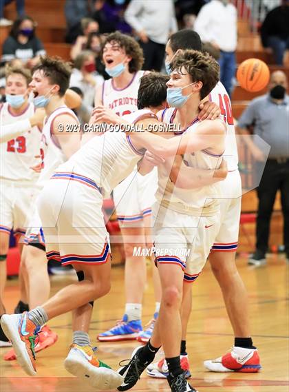 Thumbnail 3 in West Carteret vs. Northern Guilford (NCHSAA 3A Round 3 Playoff) photogallery.
