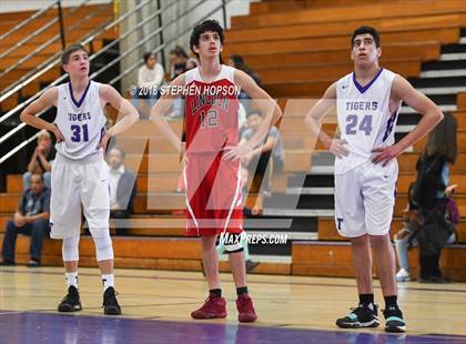 Thumbnail 3 in Lincoln @ Tokay photogallery.
