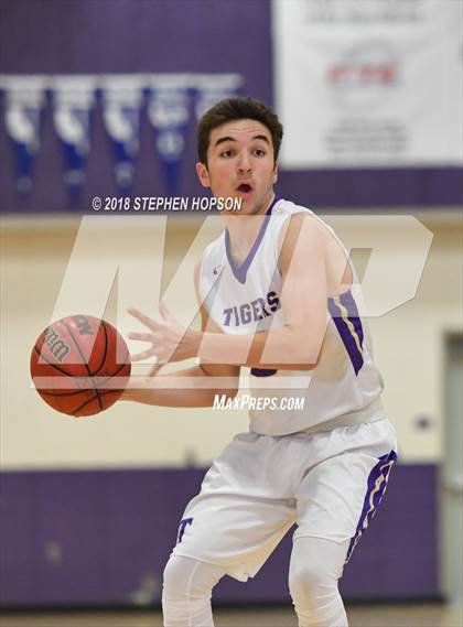 Thumbnail 3 in Lincoln @ Tokay photogallery.