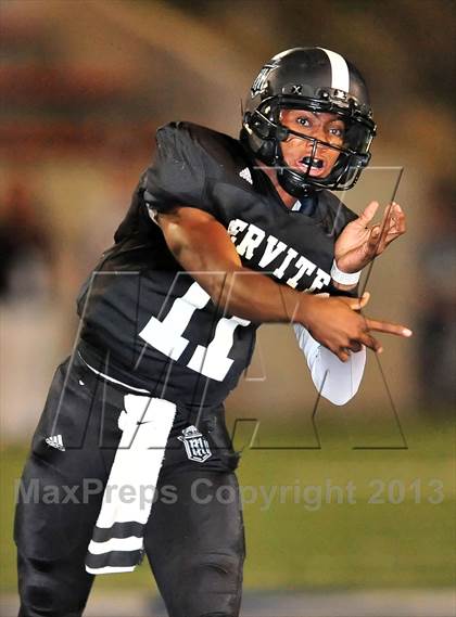 Thumbnail 1 in De La Salle vs. Servite photogallery.