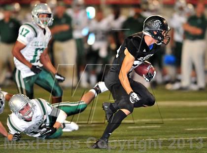 Thumbnail 2 in De La Salle vs. Servite photogallery.