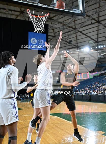 Thumbnail 2 in O'Dea vs. Garfield (WIAA 3A Final) photogallery.