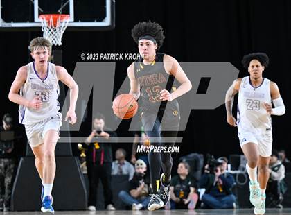 Thumbnail 1 in O'Dea vs. Garfield (WIAA 3A Final) photogallery.