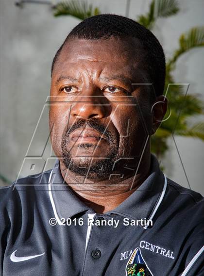 Thumbnail 3 in Miami Central (2016 Preseason Top 25 Early Contenders Photo Shoot)  photogallery.