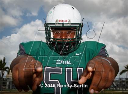 Thumbnail 3 in Miami Central (2016 Preseason Top 25 Early Contenders Photo Shoot)  photogallery.