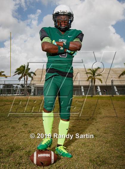 Thumbnail 3 in Miami Central (2016 Preseason Top 25 Early Contenders Photo Shoot)  photogallery.