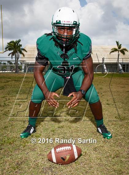 Thumbnail 3 in Miami Central (2016 Preseason Top 25 Early Contenders Photo Shoot)  photogallery.