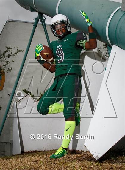 Thumbnail 3 in Miami Central (2016 Preseason Top 25 Early Contenders Photo Shoot)  photogallery.