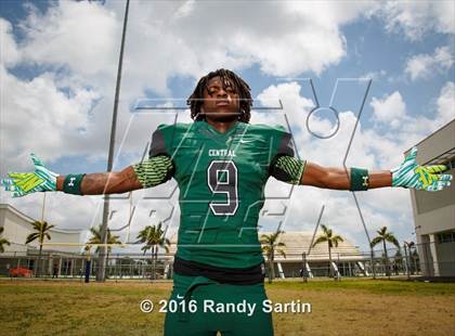 Thumbnail 3 in Miami Central (2016 Preseason Top 25 Early Contenders Photo Shoot)  photogallery.