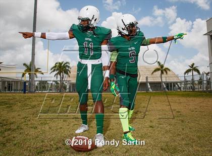 Thumbnail 3 in Miami Central (2016 Preseason Top 25 Early Contenders Photo Shoot)  photogallery.