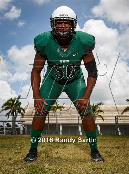 Thumbnail 3 in Miami Central (2016 Preseason Top 25 Early Contenders Photo Shoot)  photogallery.
