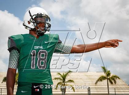 Thumbnail 1 in Miami Central (2016 Preseason Top 25 Early Contenders Photo Shoot)  photogallery.