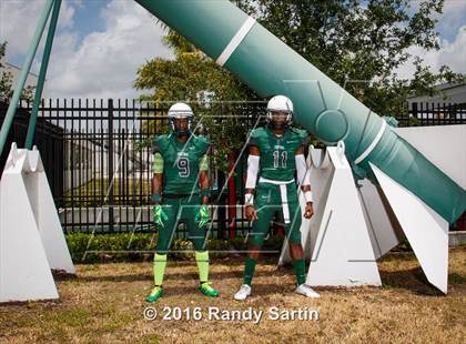 Thumbnail 1 in Miami Central (2016 Preseason Top 25 Early Contenders Photo Shoot)  photogallery.