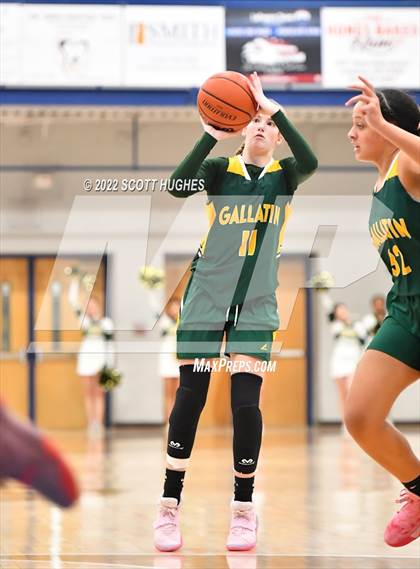 Thumbnail 1 in Gallatin @ Wilson Central photogallery.